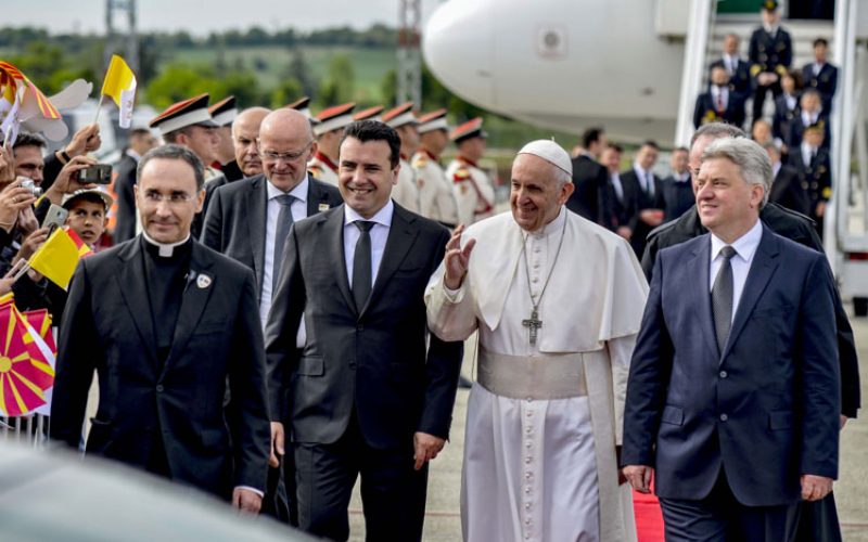 Папата Фрањо оствари средба со претседателот и премиерот