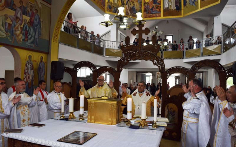 Радово: Отец Георги Ангелов прослави 60 години свештенство
