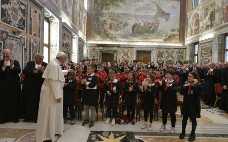 Папата: Учителството не е само занимање, туку и послание