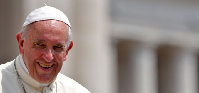 Папата до романскиот народ: Доаѓам кај вас за да одиме заедно