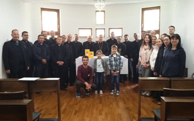 Честитки и благодарност од свештениците до епископот Стојанов