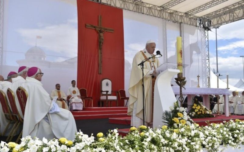 Папата Фрањо служеше света Литургија на плоштадот Македонија