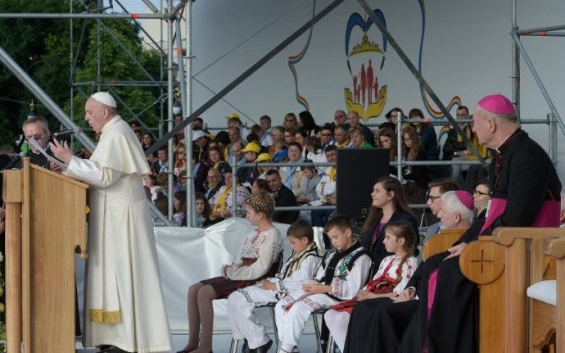 Папата во Романија. Средба со млади и семејства во Јаш