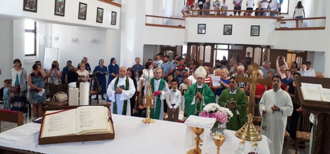 Бискупот Стојанов ги внесе моштите на света Фаустина во Католичката црква во Охрид