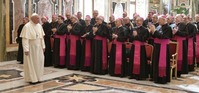 Папата Фрањо го прифати повлекувањето на двајца Апостолски нунции