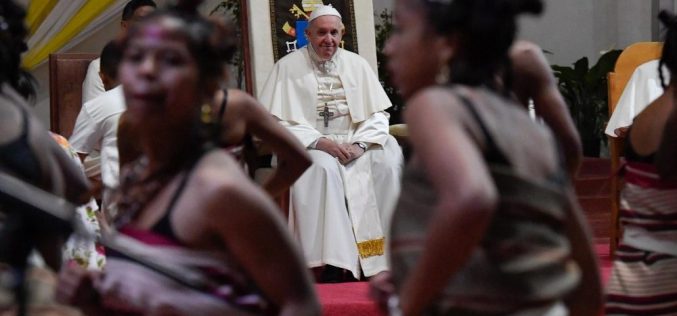 Сто илјади млади на бдение со Папата во Мадагаскар