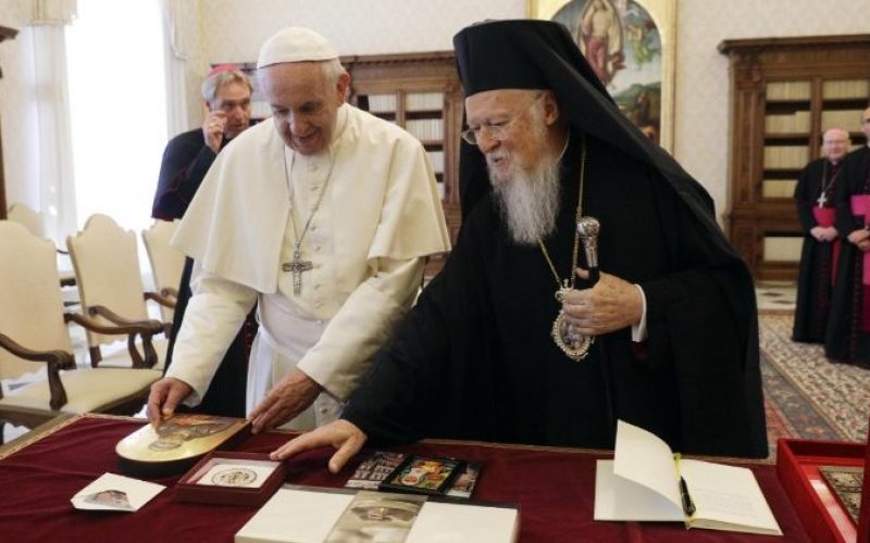 Папата упати писмо до екуменскиот патријарх за моштите на свети Петар