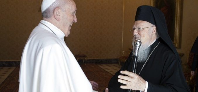 Папата Фрањо се сретна со патријархот Вартоломеј I во Ватикан