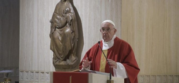 Папата: Преку молитвата епископите нека бидат блиску до Бог