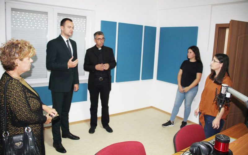 Директорот на Комисијата за односи со верските заедници го посети Радио Марија во Струмица