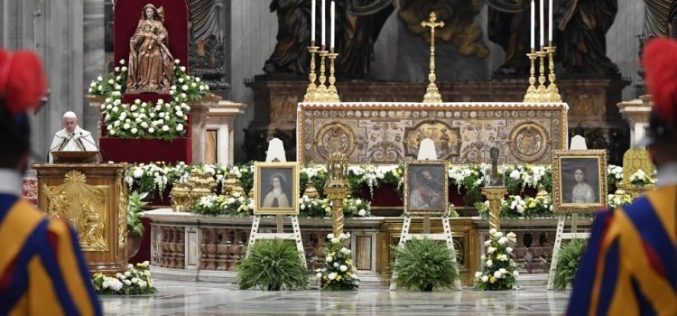 Папата Фрањо: Црквата треба да биде сол на земјата и квасец за целото општество
