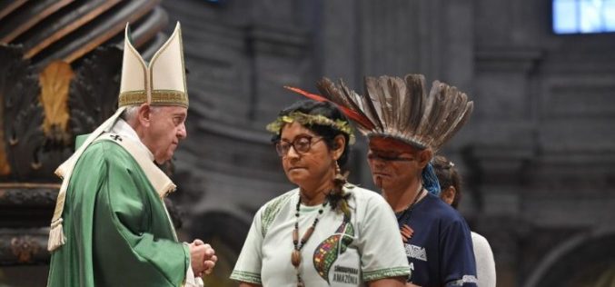 Папата ја отвори Синодата за Амазонија: Бидете верни на новостите на Светиот Дух со бестрашна мудрост