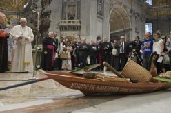 Папата на почетокот на синодата: Треба да ги сфатиме и да им служиме домородните народи