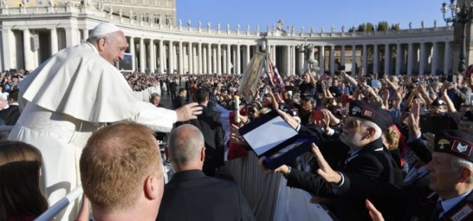 Папата: Потребно е да се евангелизира и да се овозможува средба со Бог
