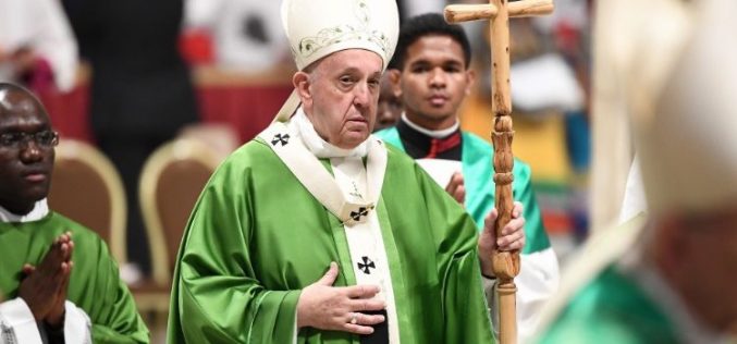 Папата: Браќата не смеат да се избираат, туку треба да се прегрнуваат