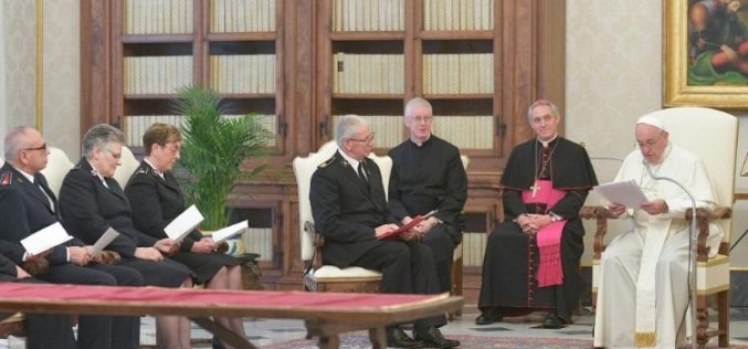 Папата ги прими претставниците на Армијата на спасението