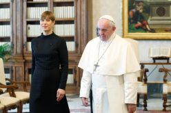 Папата Фрањо ја прими во посета естонската претседателка Керсти Каљулаид