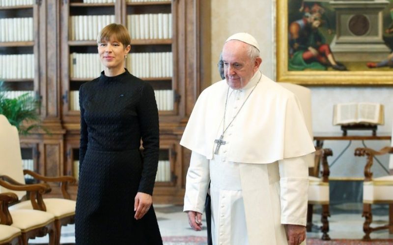 Папата Фрањо ја прими во посета естонската претседателка Керсти Каљулаид