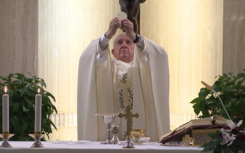 Во петок папата Фрањо слави 50 години од свештеничкото ракополагање