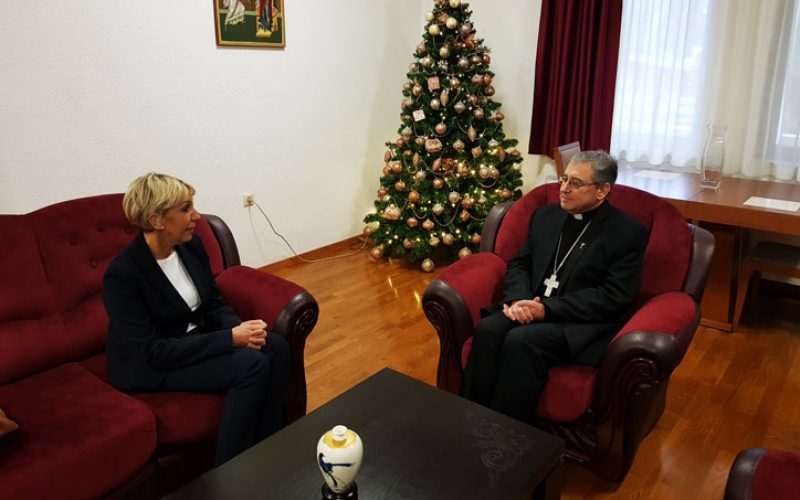 Епископот Стојанов ја прими новата хрватска амбасадорка во Македонија
