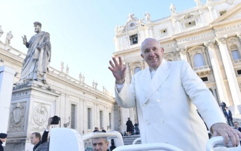Папата Фрањо: Пастирите мора да бдеат