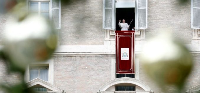 Папата Фрањо: Нека нашиот живот биде одговор на љубовта и служењето