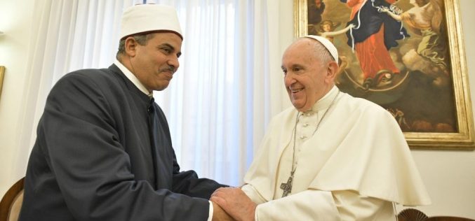 Папата Фрањо и големиот имам Ал – Тајеб на ООН предложија формирање на Светски ден на братството