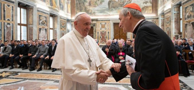 Папата до семинаристите: Семинаријата е место за молитва, учење и заедништво