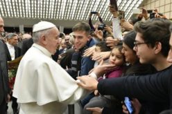 Папата: Да бидеме гостољубиви кон мигрантите