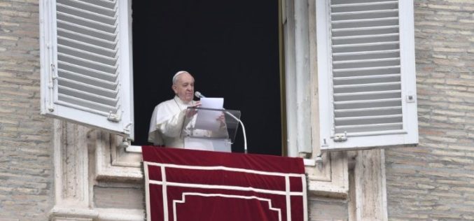 Папата: Црквата да не биде затворен простор, туку да се троши за сиромашните и најслабите