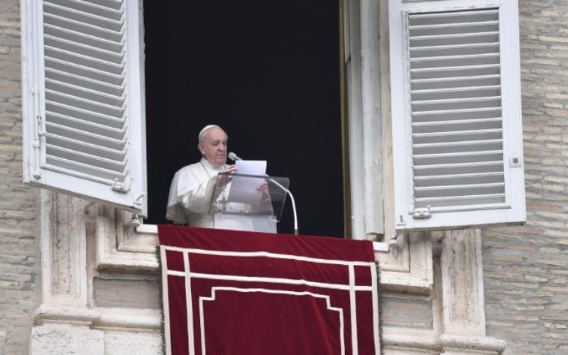 Папата: Црквата да не биде затворен простор, туку да се троши за сиромашните и најслабите