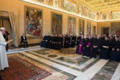 Папата Фрањо одреди една година мисионерски искуства за новите дипломати на Светиот Престол