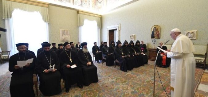 Папата до групата православни свештеници и монаси: Чувствувајте се како браќа меѓу браќата