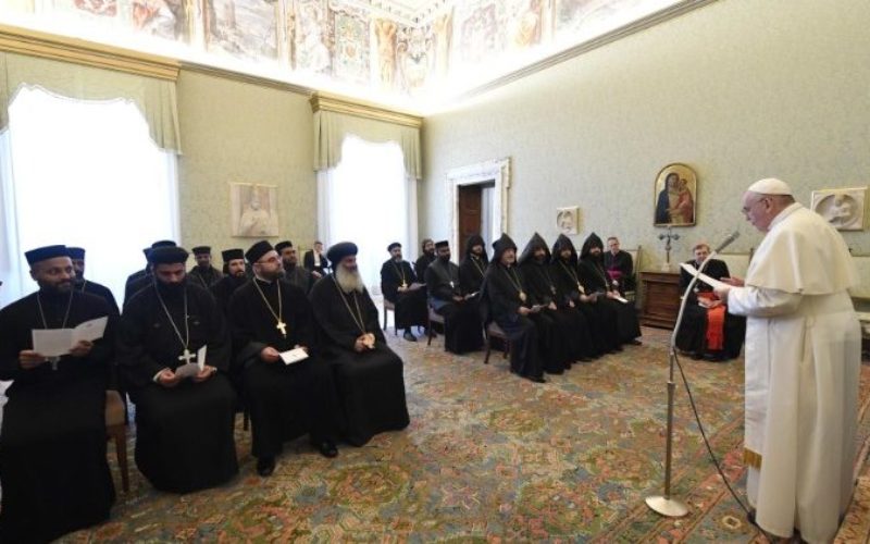 Папата до групата православни свештеници и монаси: Чувствувајте се како браќа меѓу браќата