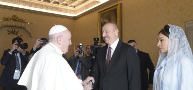 Папата Фрањо го прими во аудиенција азербејџанскиот претседател Илхам Алијев