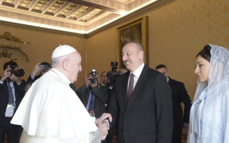 Папата Фрањо го прими во аудиенција азербејџанскиот претседател Илхам Алијев