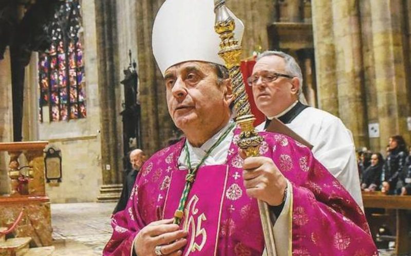 Миланскиот надбискуп не се согласува со паниката за коронавирусот, но ги разбира луѓето