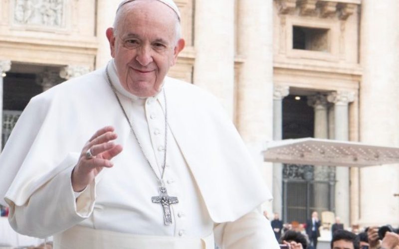 Папата до Ирачаните: Се молам за вас