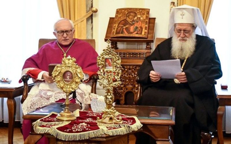 Папата Фрањо подари мошти на Бугарската православна црква
