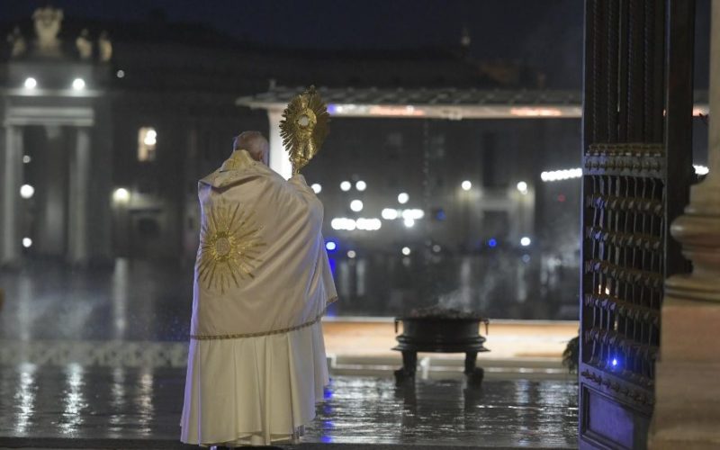 Папата: „Што сте така плашливи? Како немате толку вера?“
