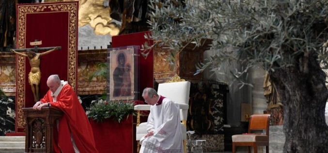 Папата: Не плашете се животот да го потрошите за Бог и за другите