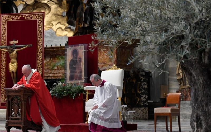 Папата: Не плашете се животот да го потрошите за Бог и за другите