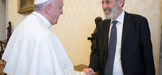 Папата Фрањо испрати порака до римската еврејска заедница за празникот Пасха