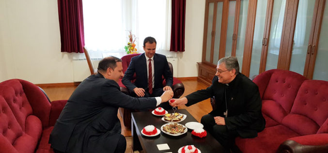 Бискупот Стојанов го прими премиерот Спасовски и директорот на Комисијата за верски заедници Сотировски