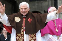 Папата Бенедикт XVI го прослави 93 роденден