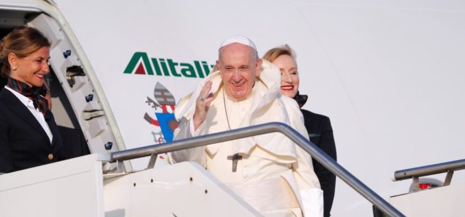Папата не планира оваа година да патува во странство