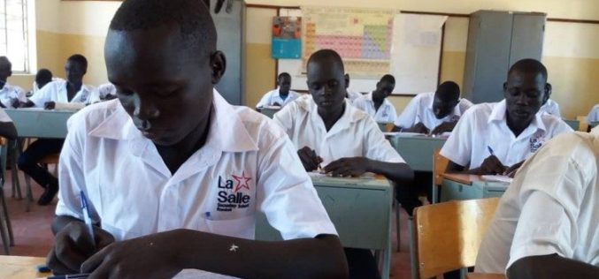 Во Танзанија повторно отворени училиштата