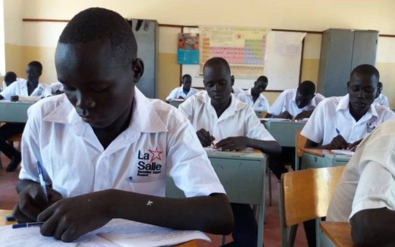 Во Танзанија повторно отворени училиштата