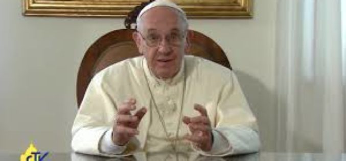 Папата Фрањо упати видео порака до аргентинските свештеници