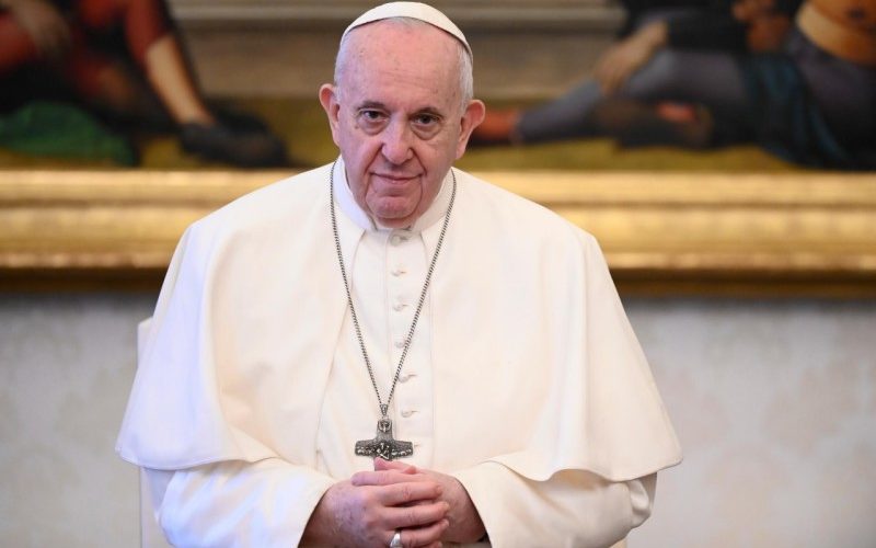 Твитер порака на Папата: Трговијата со луѓе е отворена рана на човештвото